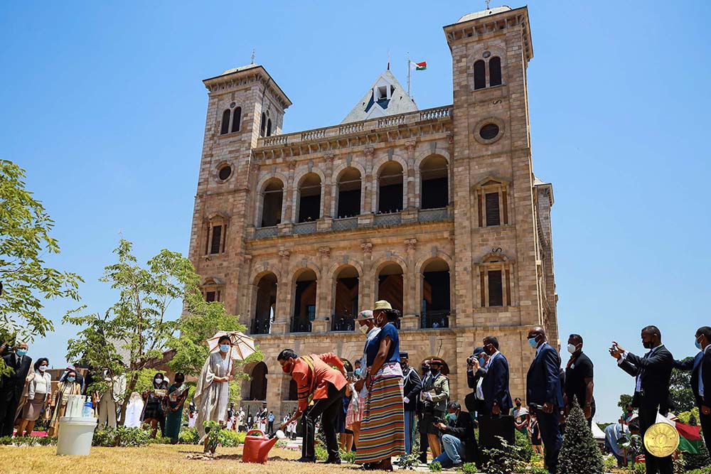 Réhabilitation des Palais Besakana et Manjakamiadana : « Nous allons  rétablir l’Histoire »
