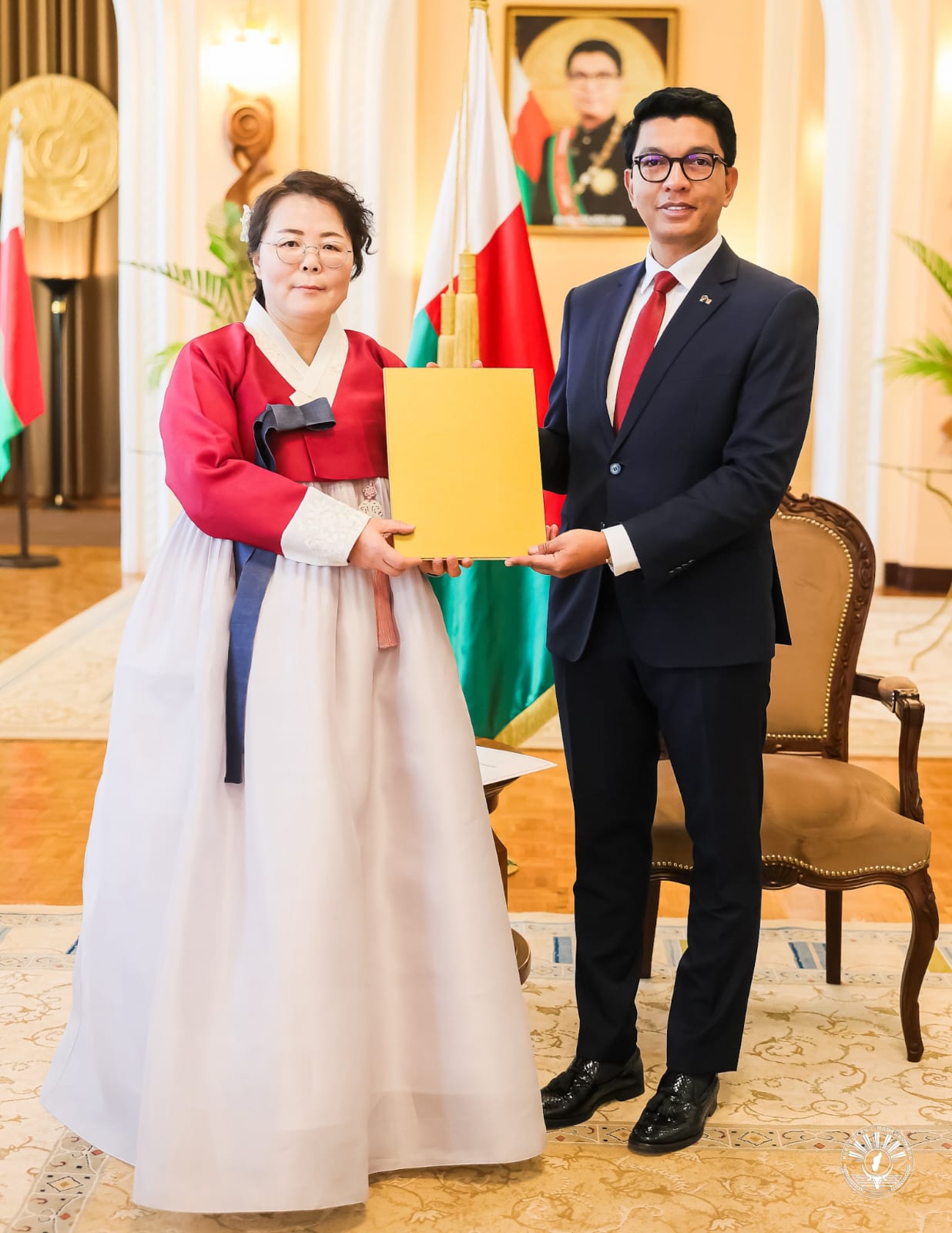 Présentation des Lettres de Créance de la nouvelle Ambassadrice de la République de  Corée