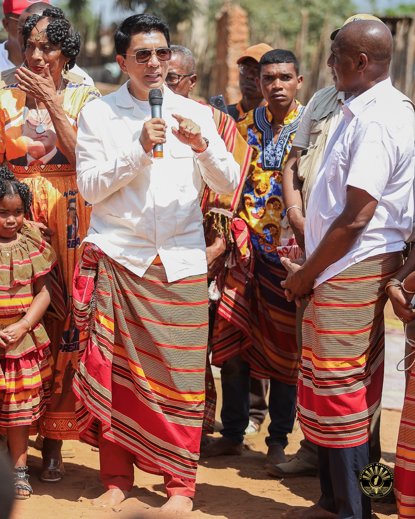 Fanolorana ny Kabeson’ny Ampanjaka Toera sy ireo miaramila mpitari-tafiny tao Belon'i Tsiribihina.