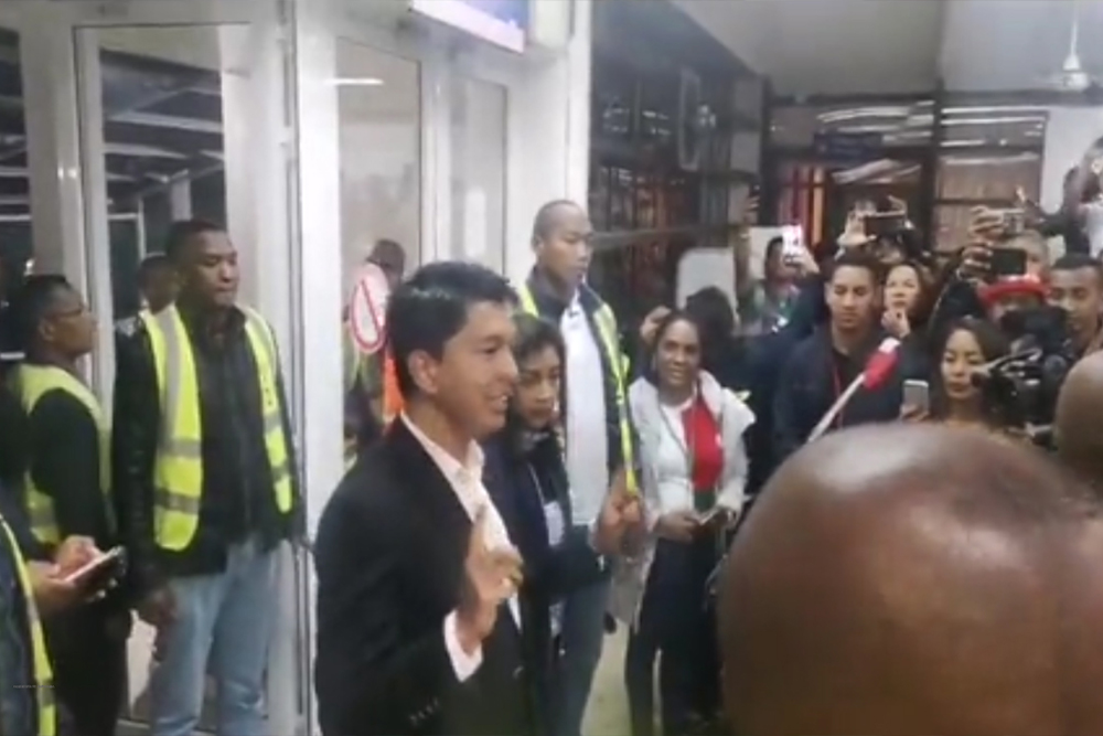 HIAKAN'NY MALAGASY 25 TAPITRISA NO ENTINA HO AN'I BAREA ANY EGYPTE HOY NY FILOHA ANDRY RAJOELINA