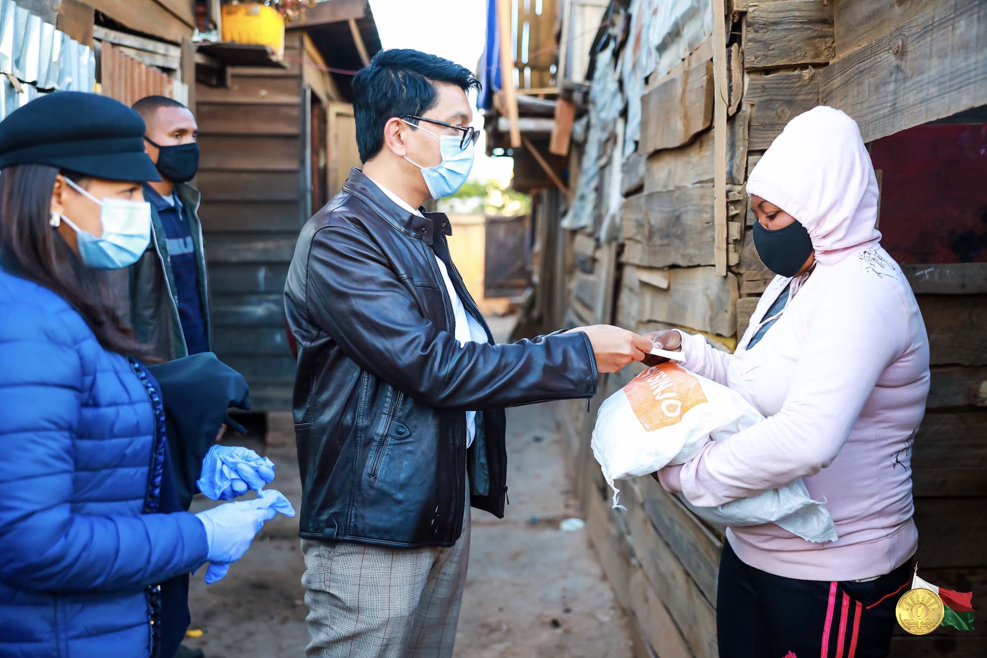 Sosialim-bahoaka : le couple présidentiel au chevet des habitants du  fokontany IIC Manjakaray