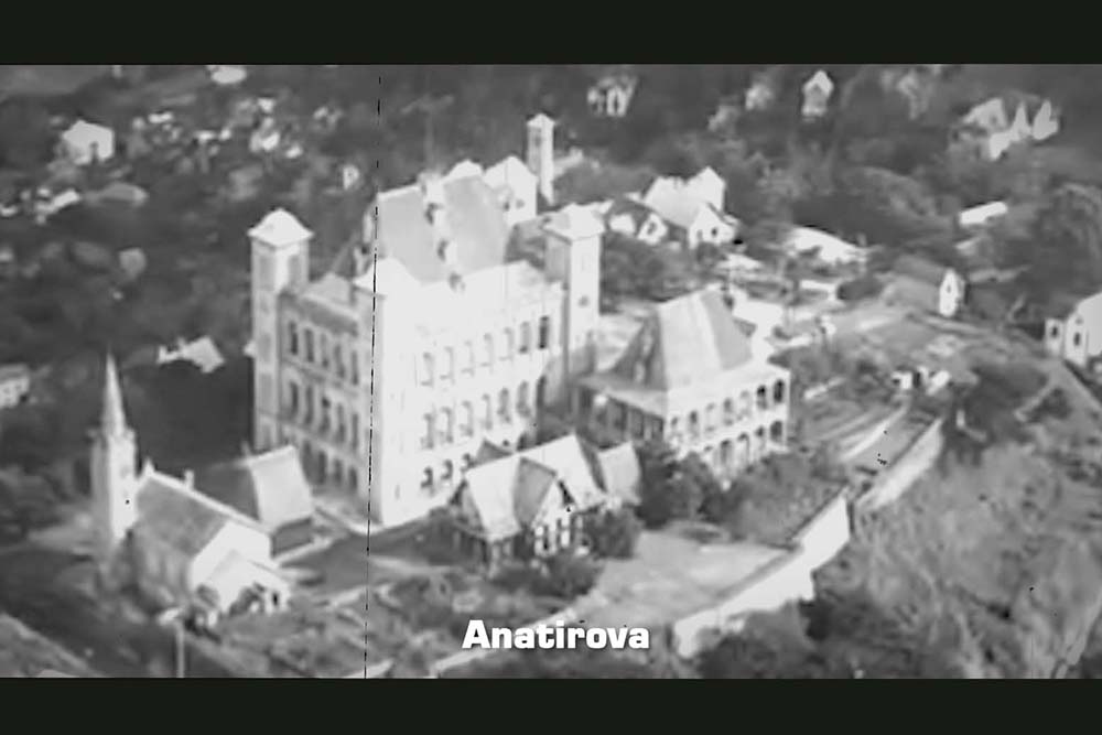 ANATIROVA : FO MITEMPON’NY FIANDRIANAM-PIRENENA, REHAREHAN’NY MALAGASY