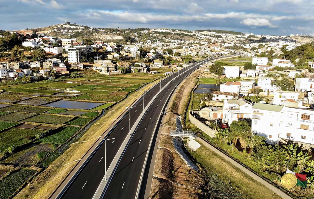 ROCADE IARIVO : LALAM-BE MIGODANA HANOVA TANTERAKA NY FIAINAN’NY MPONINA ETO ANALAMANGA