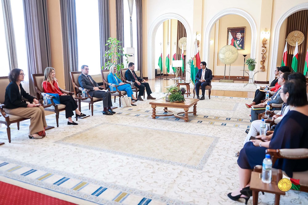 Rencontre du Président avec le Commissaire européen à l’Aide  humanitaire et à la Réaction aux crises