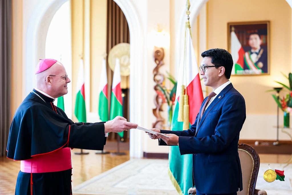 Présentation des Lettres de Créance du Nonce Apostolique de Madagascar