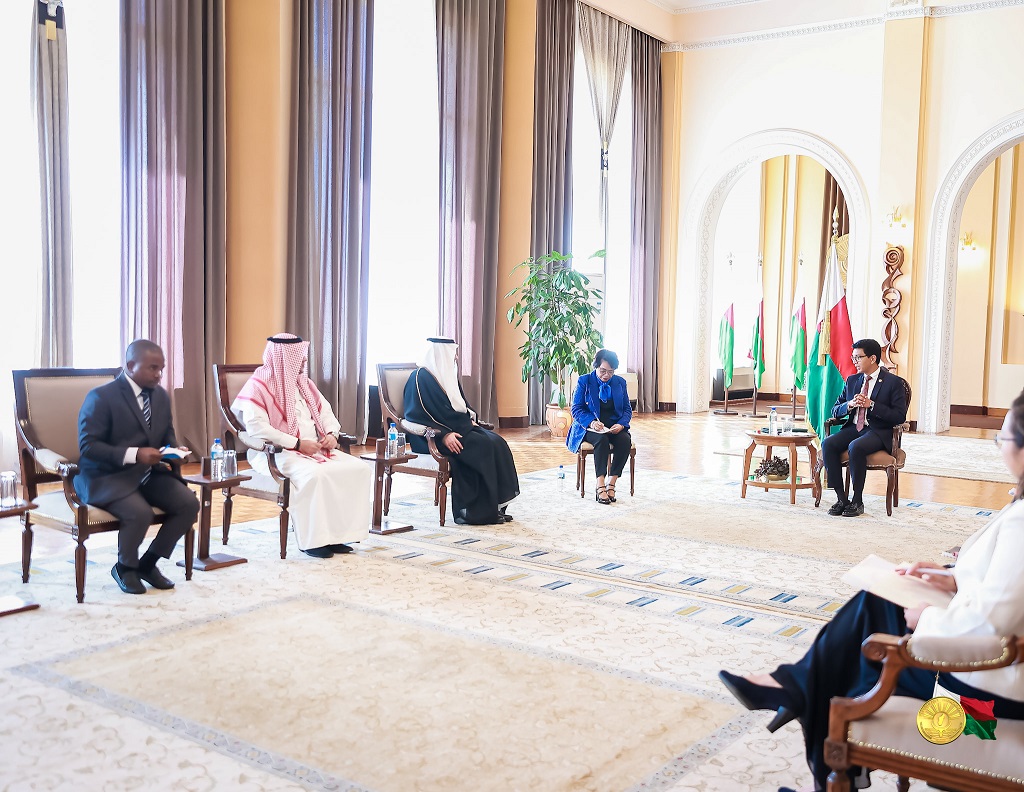 Présentation des Lettres de Créance des Ambassadeurs du Royaume d'Arabie Saoudite,  des Seychelles, du Royaume de la Belgique et de la République du Congo