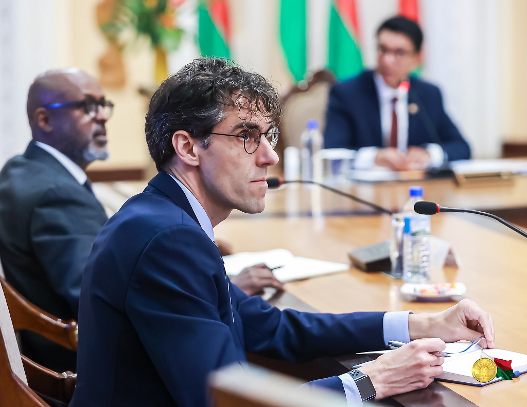 Rencontre entre le Président Andry Rajoelina et M. Abebe Aemro Selassie (FMI):  Un dialogue franc pour l’appui financier aux réformes et l’adaptation au  changement climatique. 