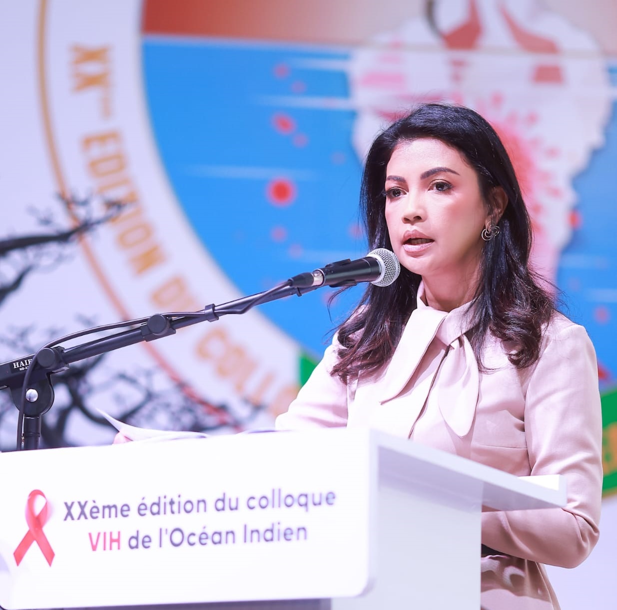 20ème édition du Colloque VIH/SIDA de l’océan Indien : la Première Dame Mialy R. RAJOELINA appelle à une mobilisation collective contre le VIH