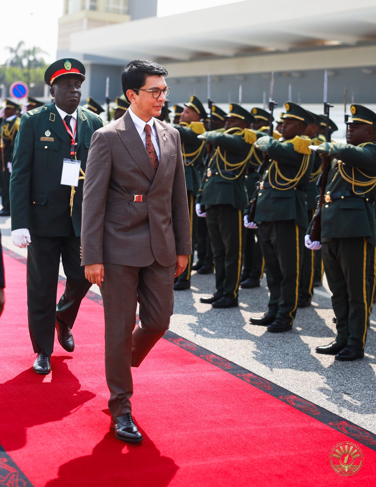 Lapan'ny Antenimieram-pirenena - Angola : Lahatenin'ny Filohan’ny Repoblika Andry RAJOELINA