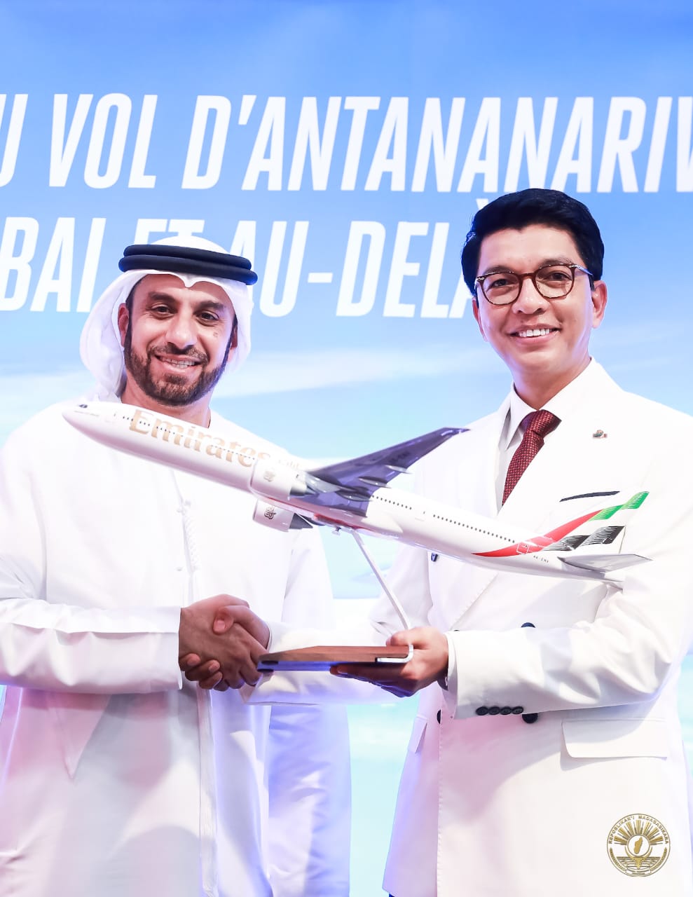 Le couple présidentiel honore la cérémonie à l’occasion du vol inaugural marquant le début de la liaison aérienne entre Dubaï à Antananarivo