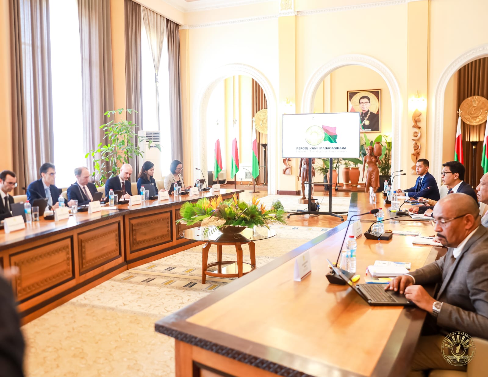 Réunion de travail du Président de la République Andry RAJOELINA avec une mission du Fonds Monétaire International
