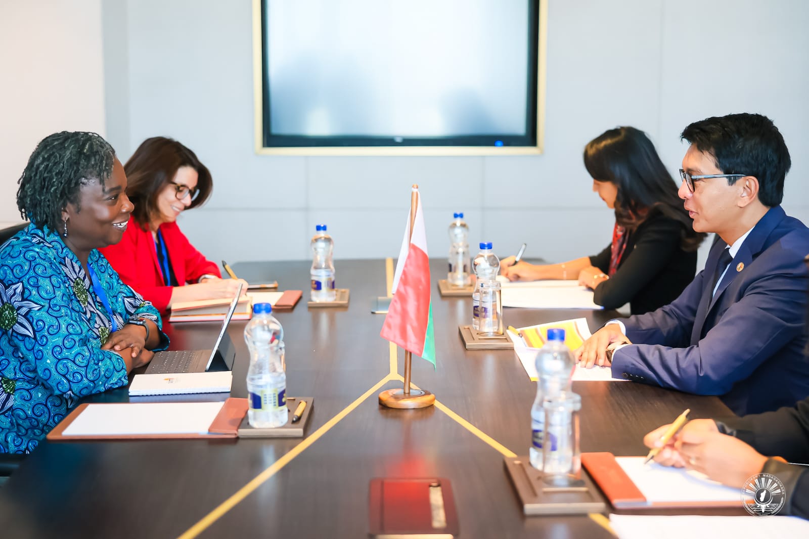 Rencontre bilatérale entre le Président de la République Andry RAJOELINA et la Vice-Présidente de la Banque Mondiale pour l'Afrique Orientale et Australe, Madame Victoria KWAKWA