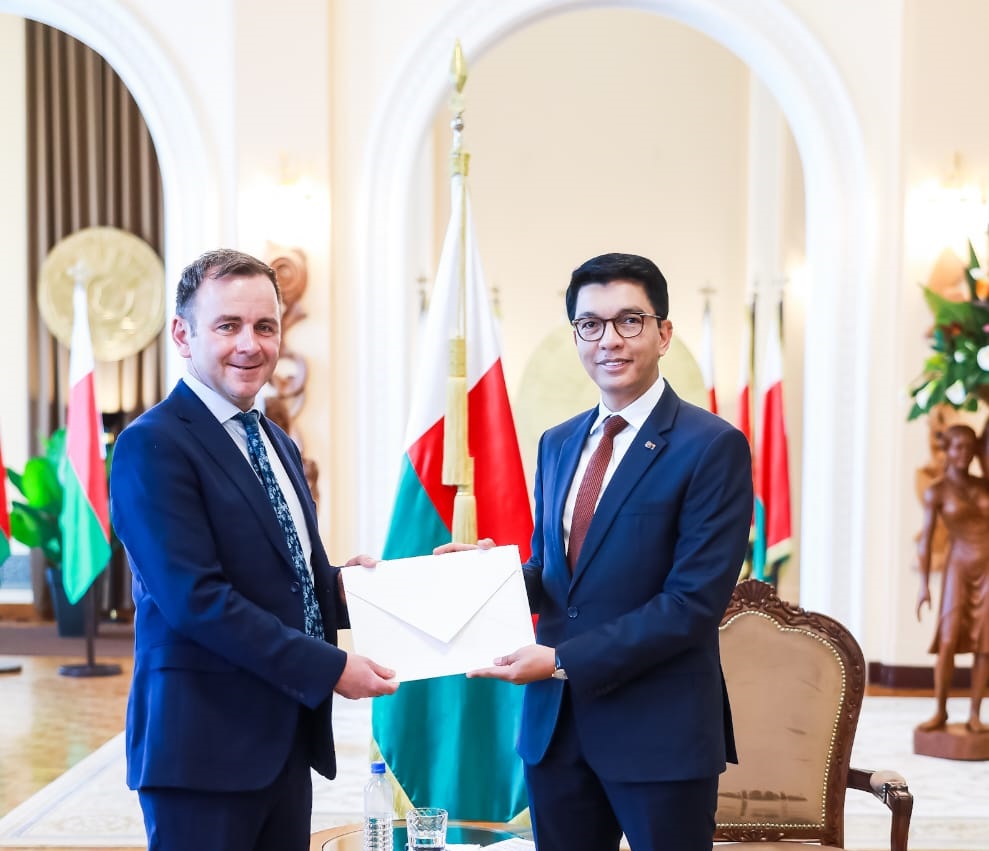 Présentation des Lettres de Créance de l'Ambassadeur du Royaume-Uni à  Madagascar