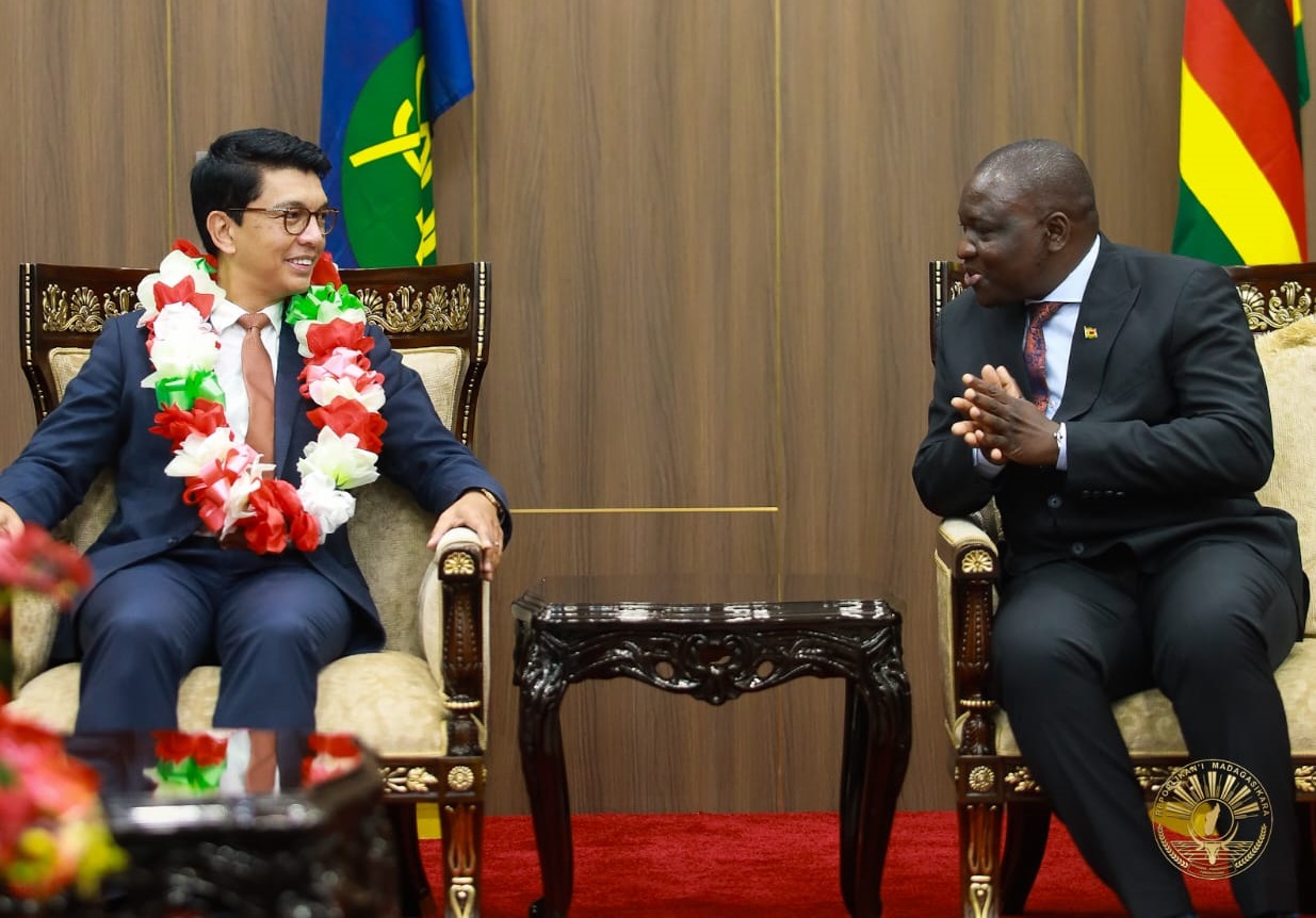 Arrivée du Président Andry RAJOELINA au Zimbabwe pour le 44ème Sommet des Chefs d'État de la SADC