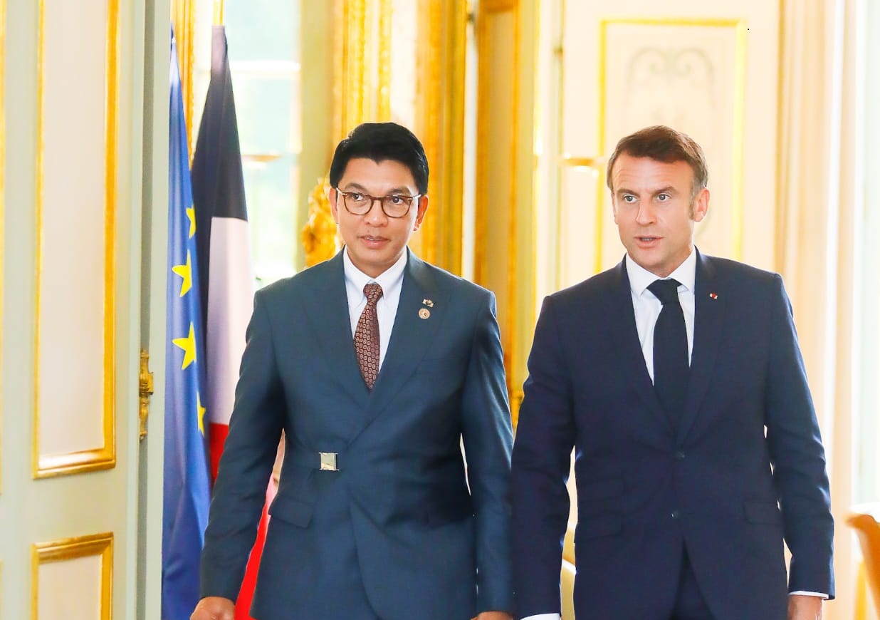 Rencontre bilatérale entre le Président Andry RAJOELINA et le Président Emmanuel MACRON