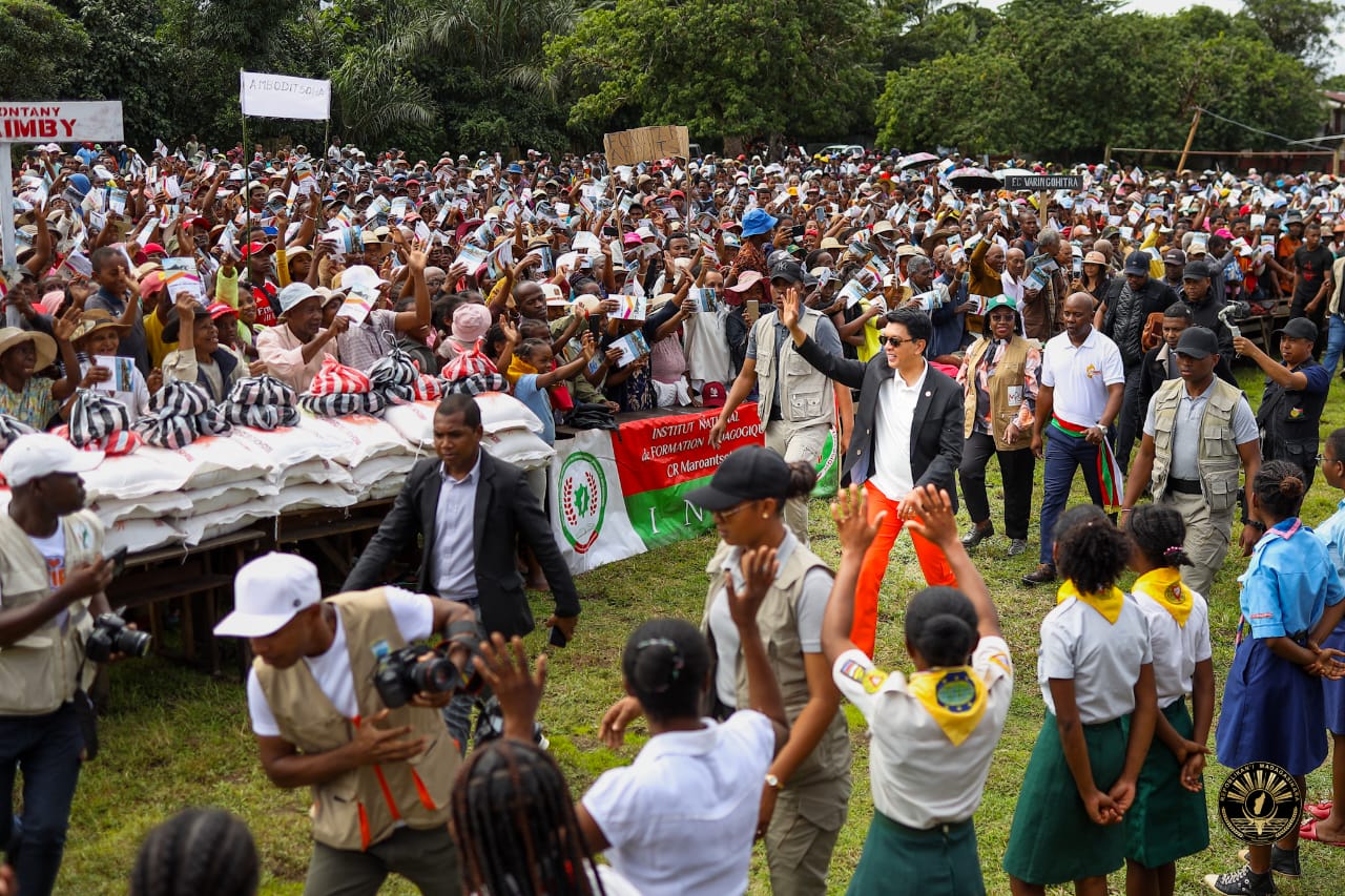 Tournée présidentielle dans la Région Ambatosoa : inauguration, aides sociales et grands chantiers au programme
