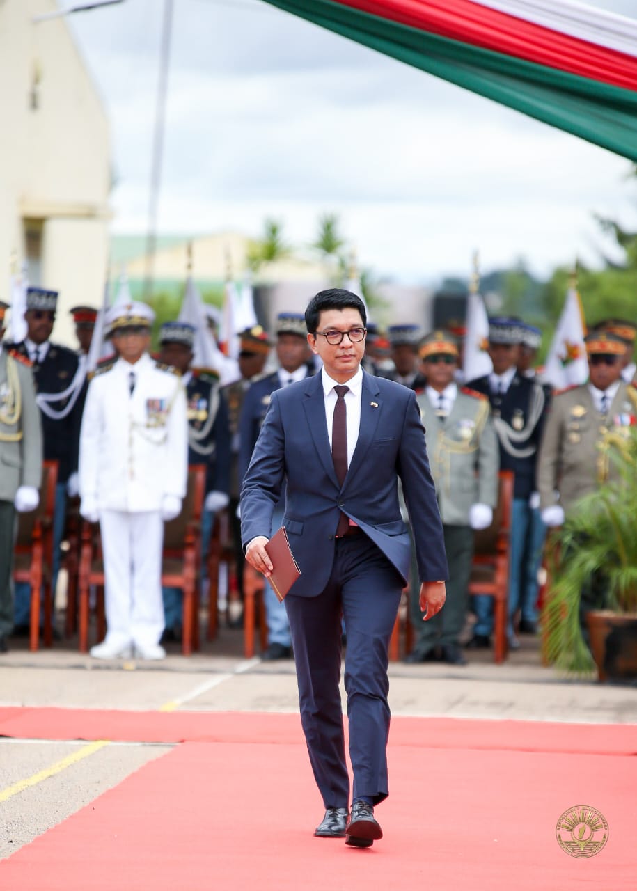 Remise d’étendards aux 35 Officiers Généraux promus en 2024 : Un renouvellement d’engagement au service de la Nation