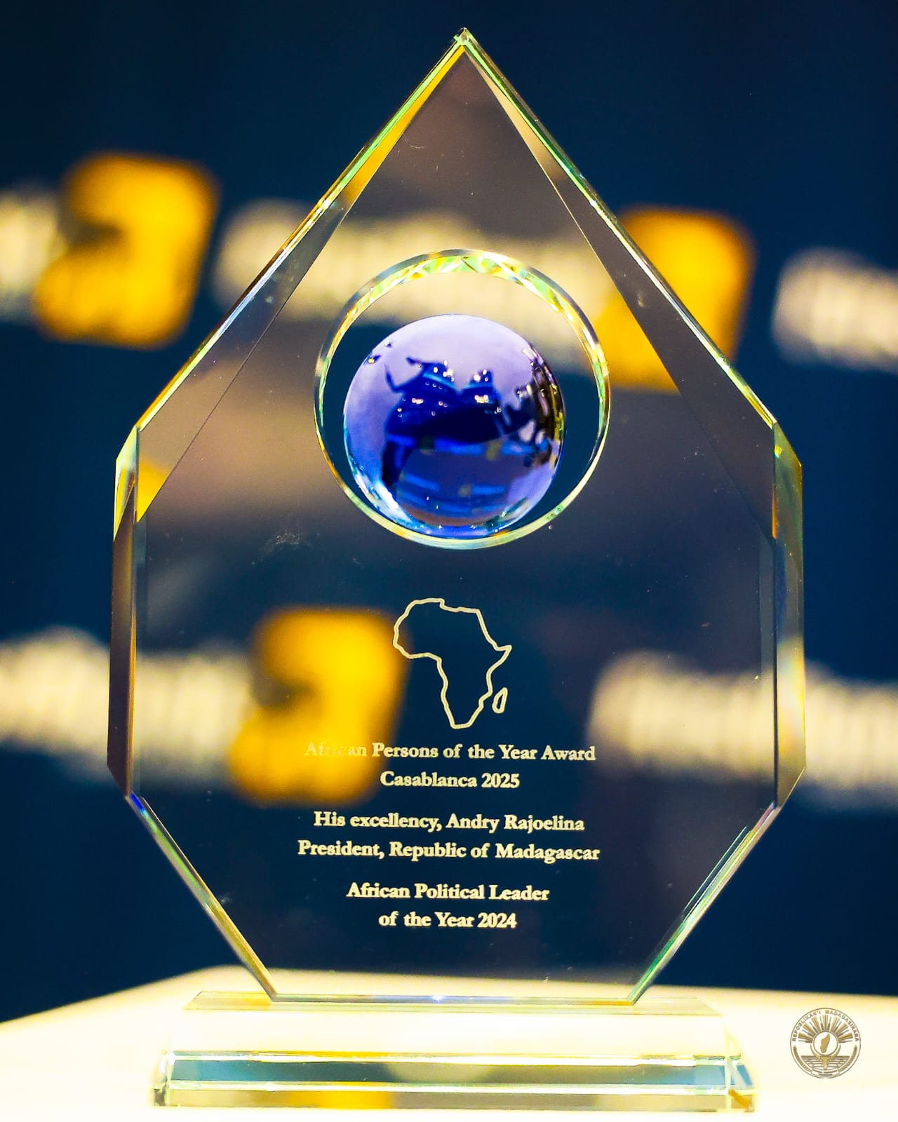 Voahosotra ho "Leader Politique africain de l'année. " ny Filoham-pirenena malagasy Andry Rajoelina