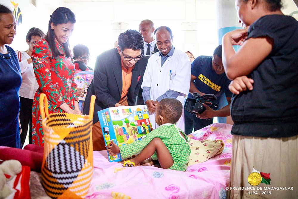 NOELIM-PIFANKATIAVANA : NAHATSIARO MANOKANA IREO ANKIZY TSY SALAMA NY FILOHAM-PIRENENA