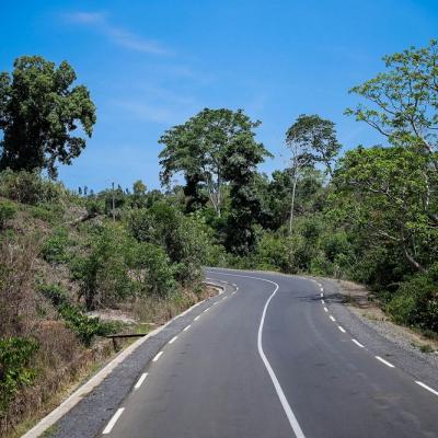 4/11/2022 - Inauguration de la route V1-V2 reliant Fascene à Madiro, et la  route du Cratère à Dar-Es-Salam, Nosy be, Diégo