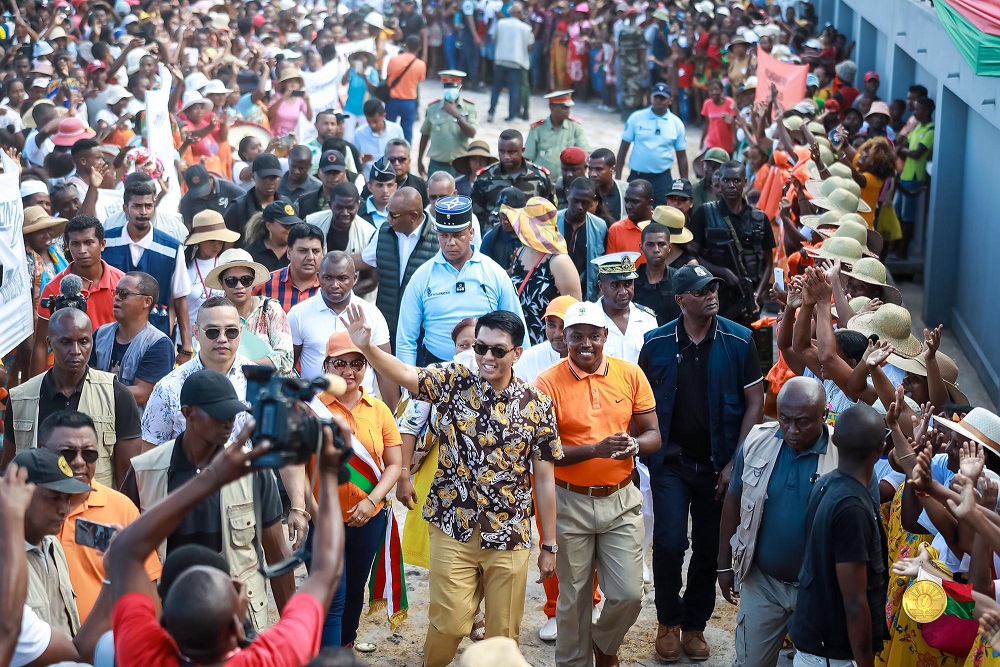 Mahambo et Fénérive-Est : Double cérémonie de remise de décoration et  inauguration du Stade Manarapenitra