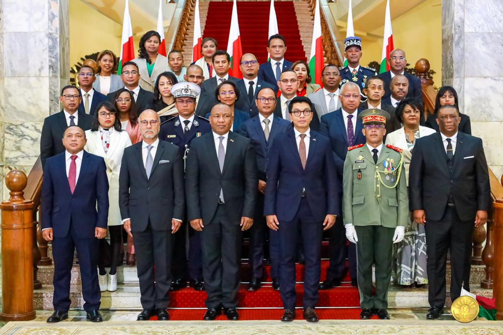 15 AOGOSITRA 2021: LANONANA FAMETRAHANA IREO MPIKMBANA AMIN'NY GOVERNEMANTA VAOVAO