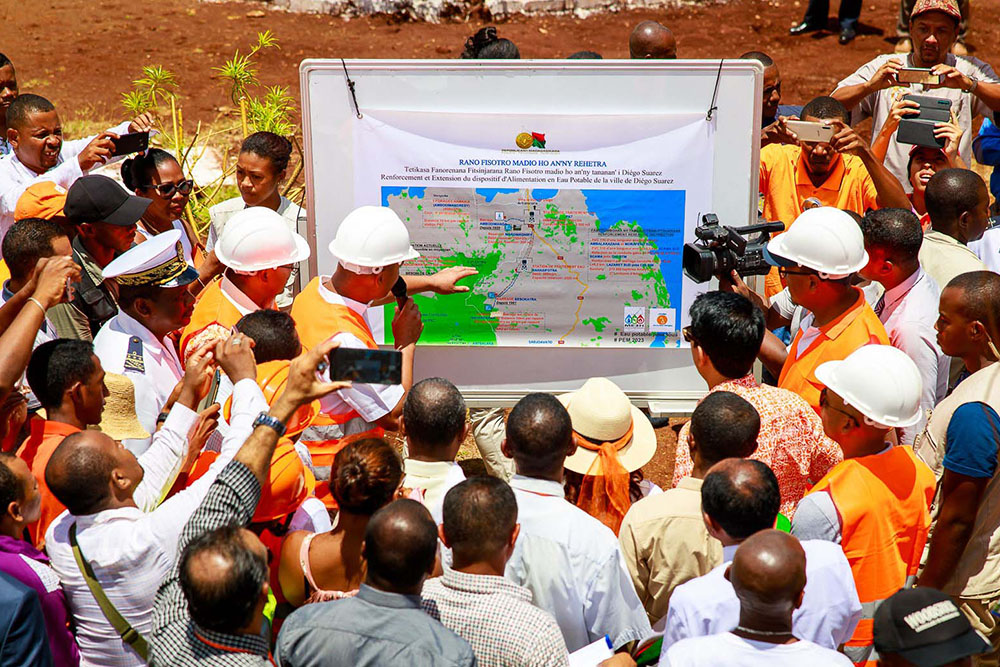RANO FISOTRO MADIO : MITOHY NY ASA FANITARANA SY FANORENANA FOTODRAFITRASA